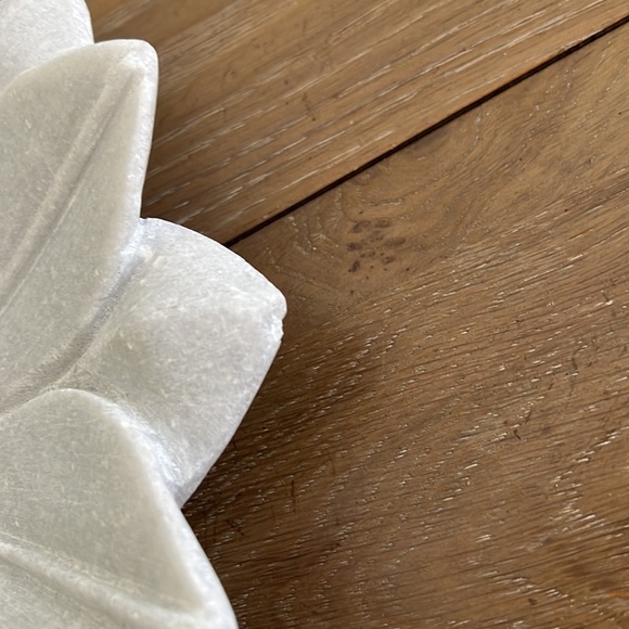 Gorgeous genuine white marble lotus flower plate dish decorative object 11” - Picture 4 of 13